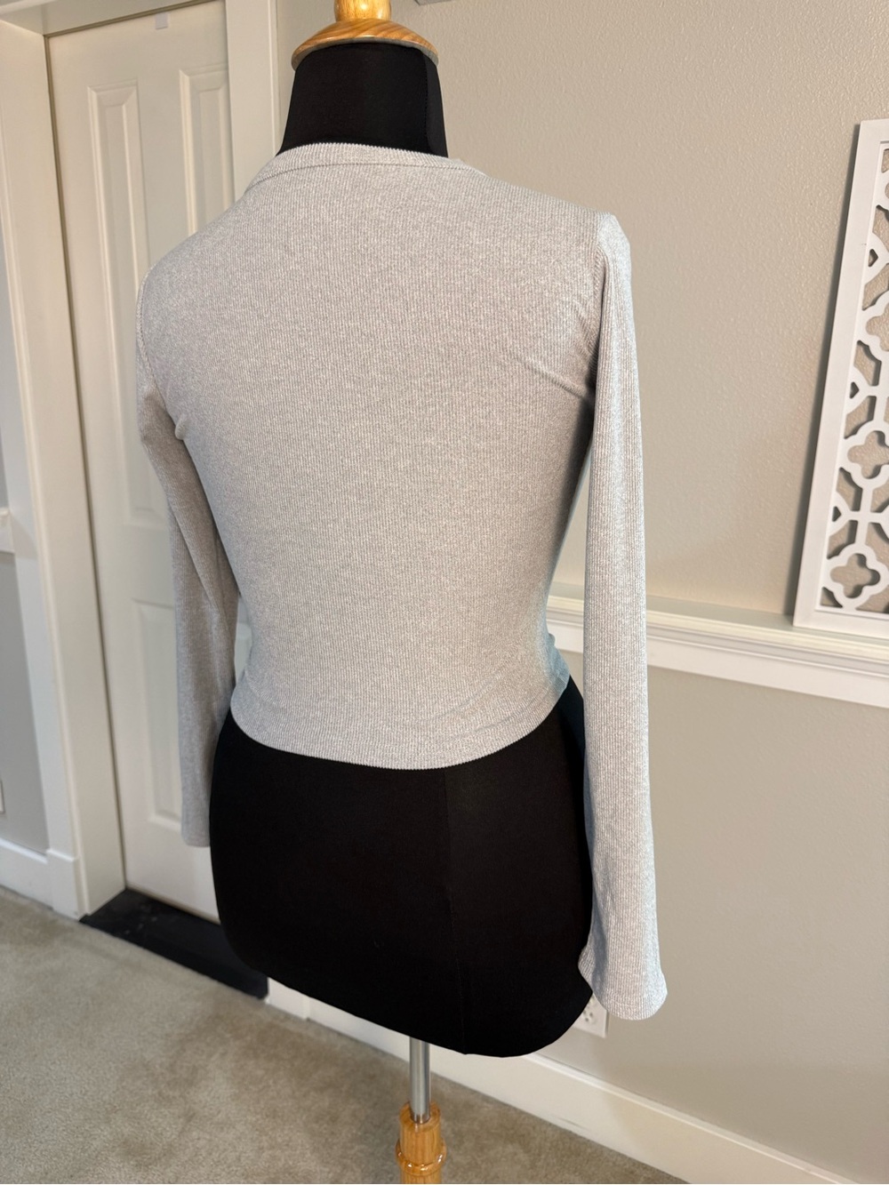 Gray Long-Sleeve Button-Front Ribbed Top - Picture 6 of 7
